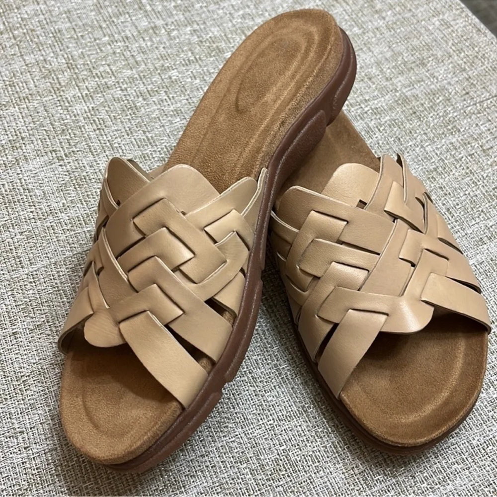 Easy Spirit size 6.5 Tan Woven Leather Sandals NEW